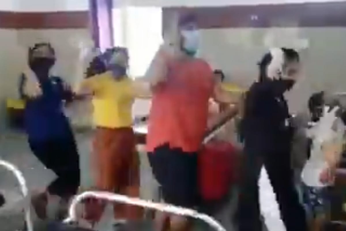 Madhya Pradesh Family returned dancing from hospital after getting cured from coronavirus