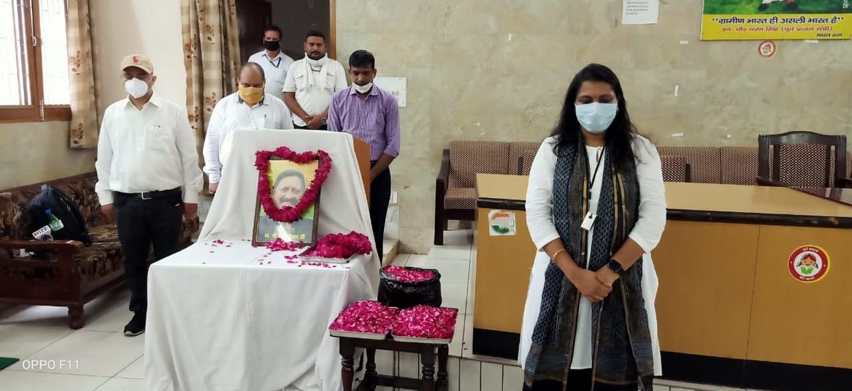 Muzaffarnagar: paid tribute to Chetan Chauhan