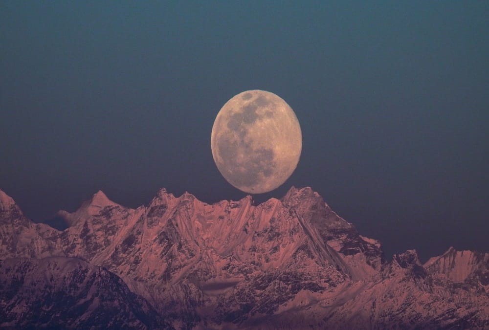 Himalaya Diwas 2021: Black Carbon Destroy Himalaya Beauty
