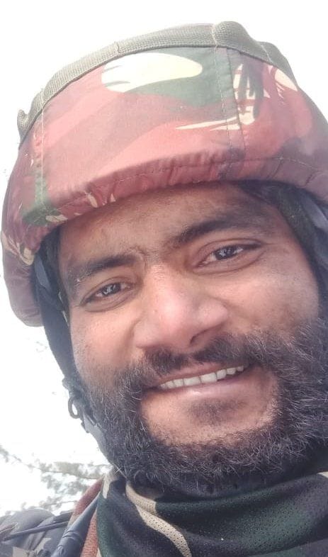 mad gaanv ke havaladaar ravindar sinh ko sena medal