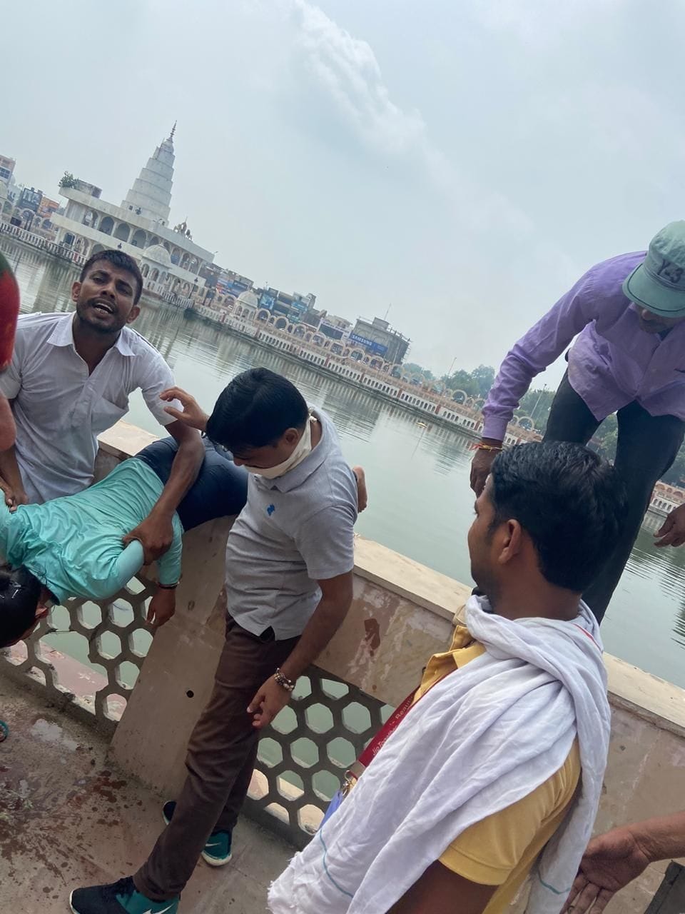 young girl jumped in pond, peoples save girl, jind