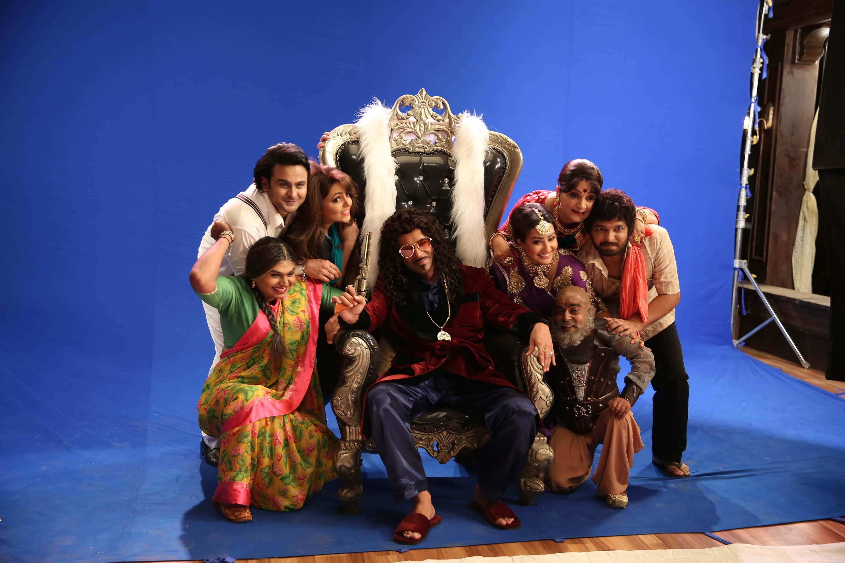 Bigg Boss 14 Sugandha Mishra left the salman show offer for Sanket Bhosale to work with him in Sunil Grover show Gangs of Filmistan