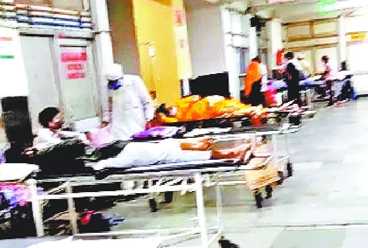 Coronavirus Spreading Among Doctors and Hospital Staff