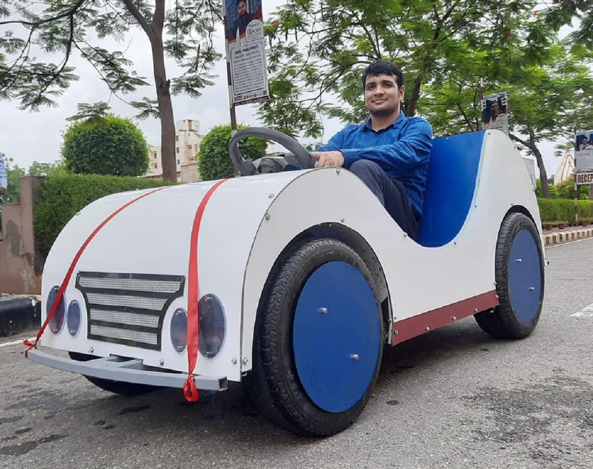 greater noida professor made cheapest car, drive for hundred km in one charge  