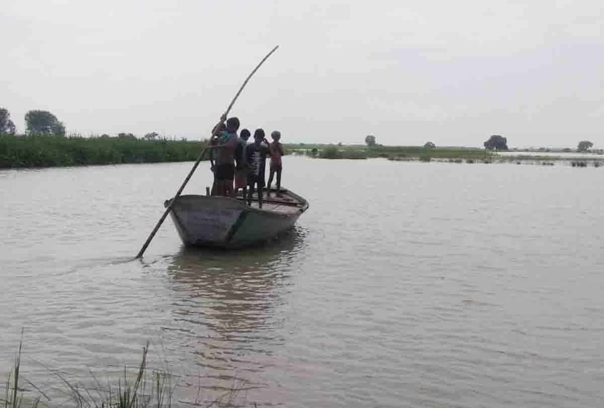 Rivers continue to increase, flood in farrukhabad up
