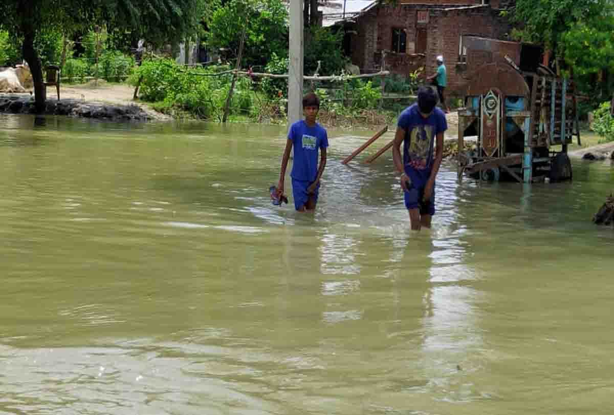Rivers continue to increase, flood in farrukhabad up