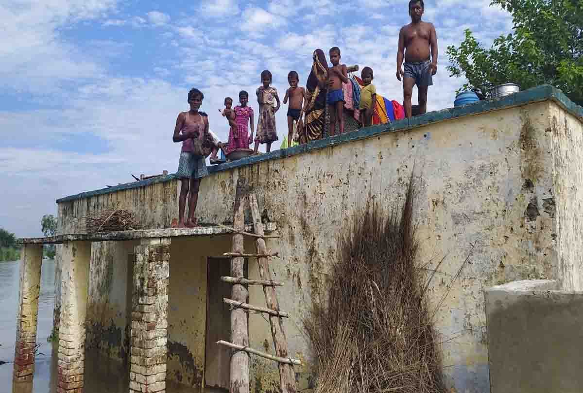 Rivers continue to increase, flood in farrukhabad up