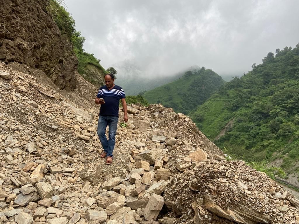 Landslide closes Badnoo-Bijou motorway