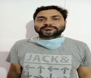 Fake number plate on stolen car, police caught