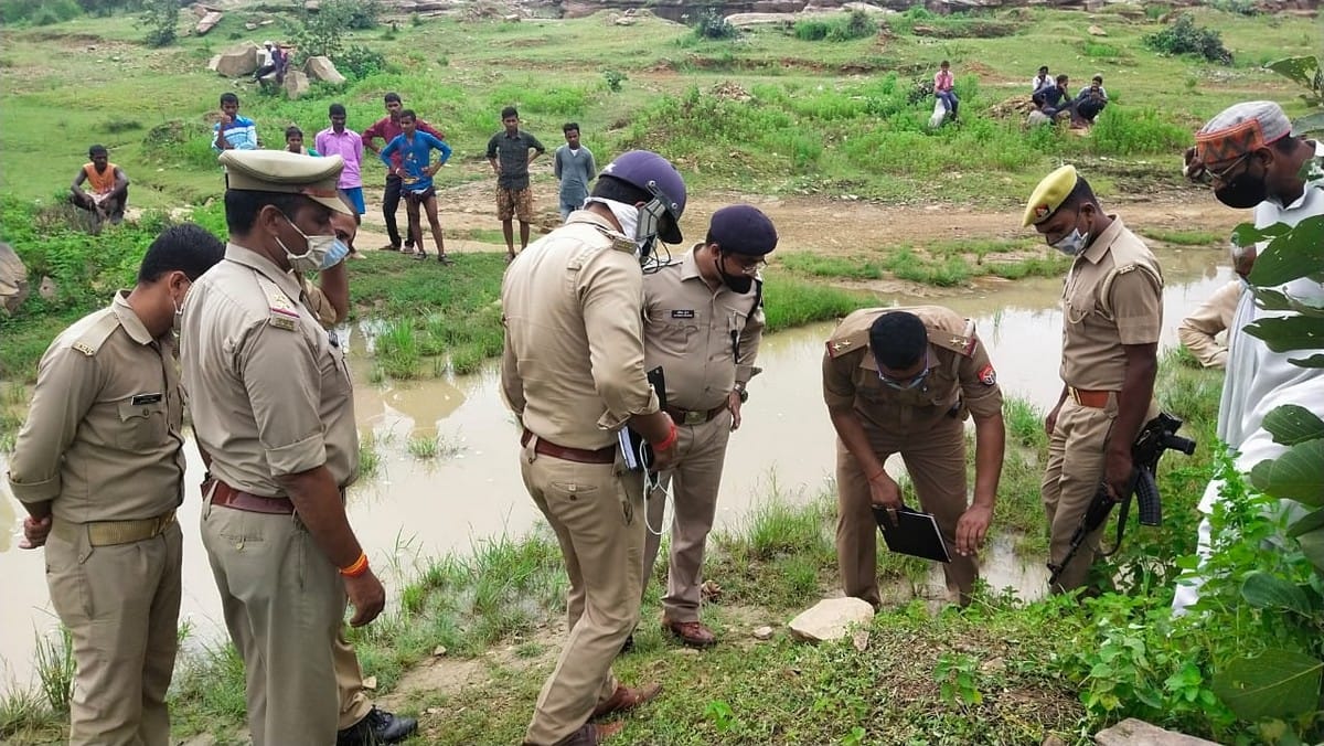 The young man was strangled after returning from a friend's feast, found 300 meters from his house in mirzapur