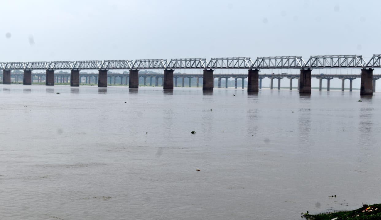 Prayagraj News: Rise in Ganga-Yamuna water level, NDRF alert