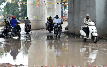 Prayagraj News: 21.8 mm of rain in one and half hour, water filled in houses