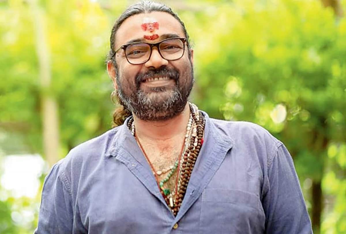 Toilet Ek Prem Katha Director Shri Narayan Announced Remake Of Dilip Kumar Amitabh Bachchan Starrer Shakti