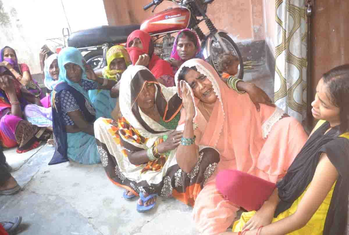 Mother and daughter hanged to death due to comments on character in kanpur dehat
