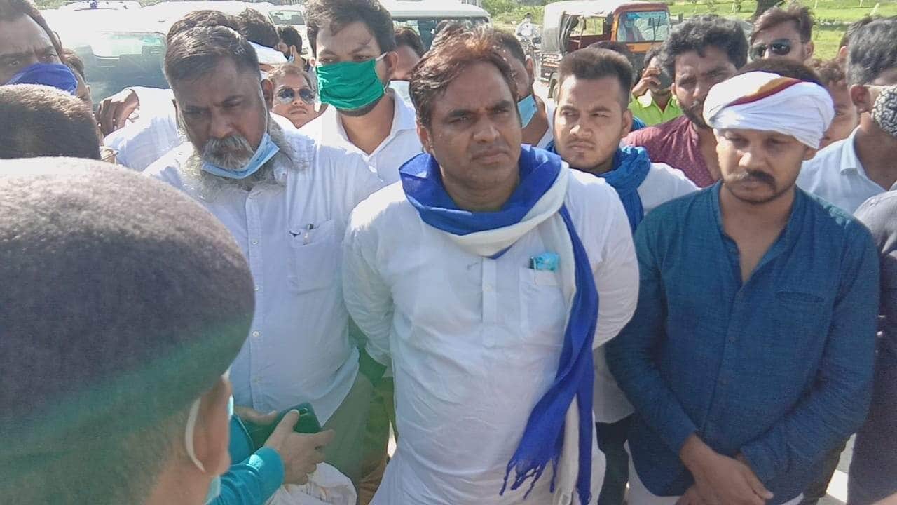 Chandrasekhar Ravan reached Azamgarh, sat on dharna for 5 hours