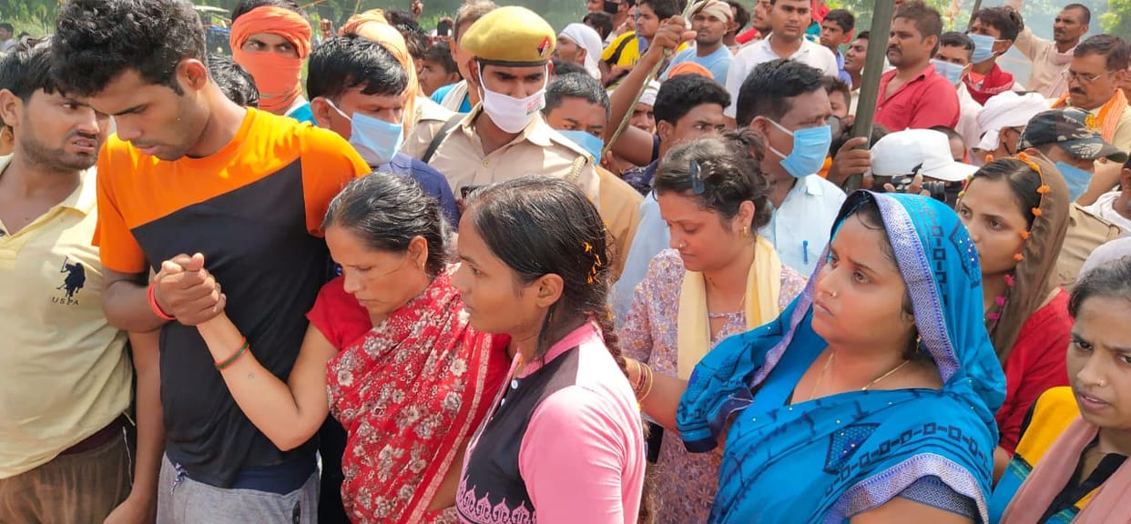 Martyr Ravi Kumar was cremated in Mirzapur