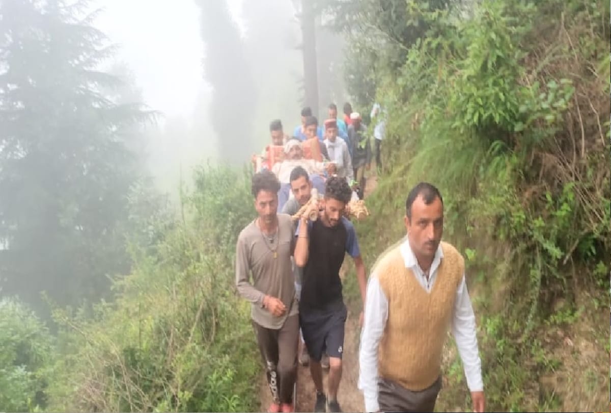 The patient died in midway while being taken from the palanquin to the hospital , the village is not yet connected by road