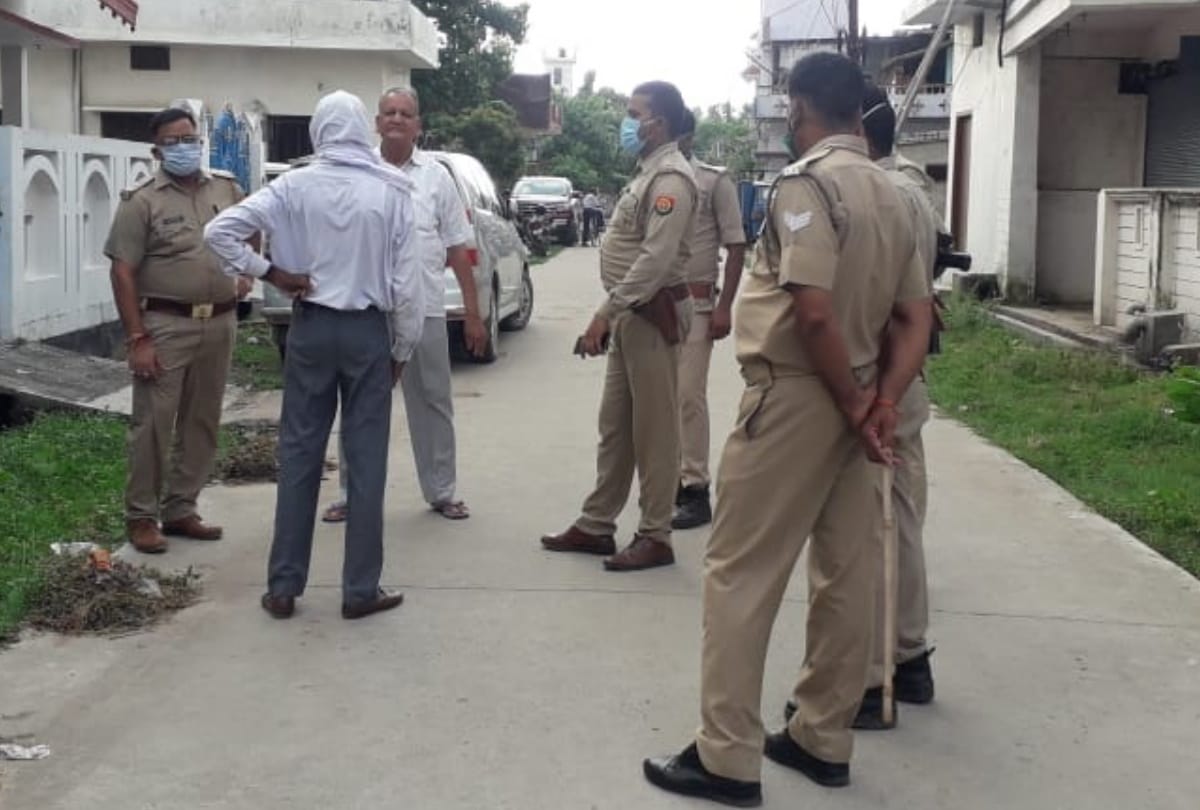 Miscriants Looted Thirty thousand from retired railwayman in Gorakhpur