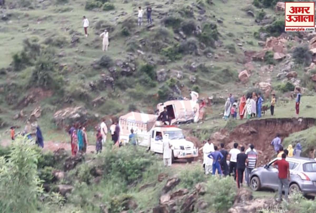 jammu and kashmir news in hindi, Tata Sumo accident in Behara Mendhar 11 injured 2 critical