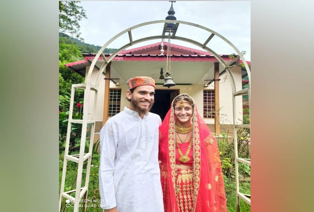 American Boy and Spanish Girl Doing Marriage with pahadi tradition in Uttarakhand Rudraprayag