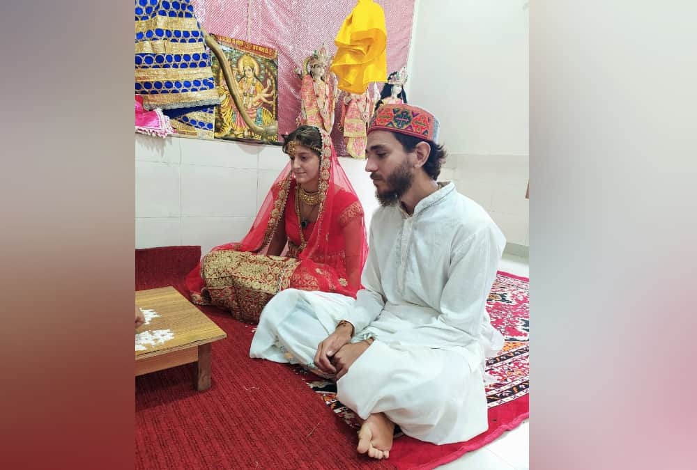 American Boy and Spanish Girl Doing Marriage with pahadi tradition in Uttarakhand Rudraprayag
