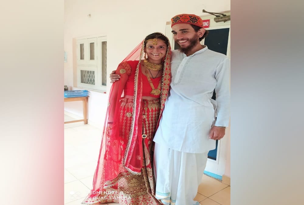 American Boy and Spanish Girl Doing Marriage with pahadi tradition in Uttarakhand Rudraprayag