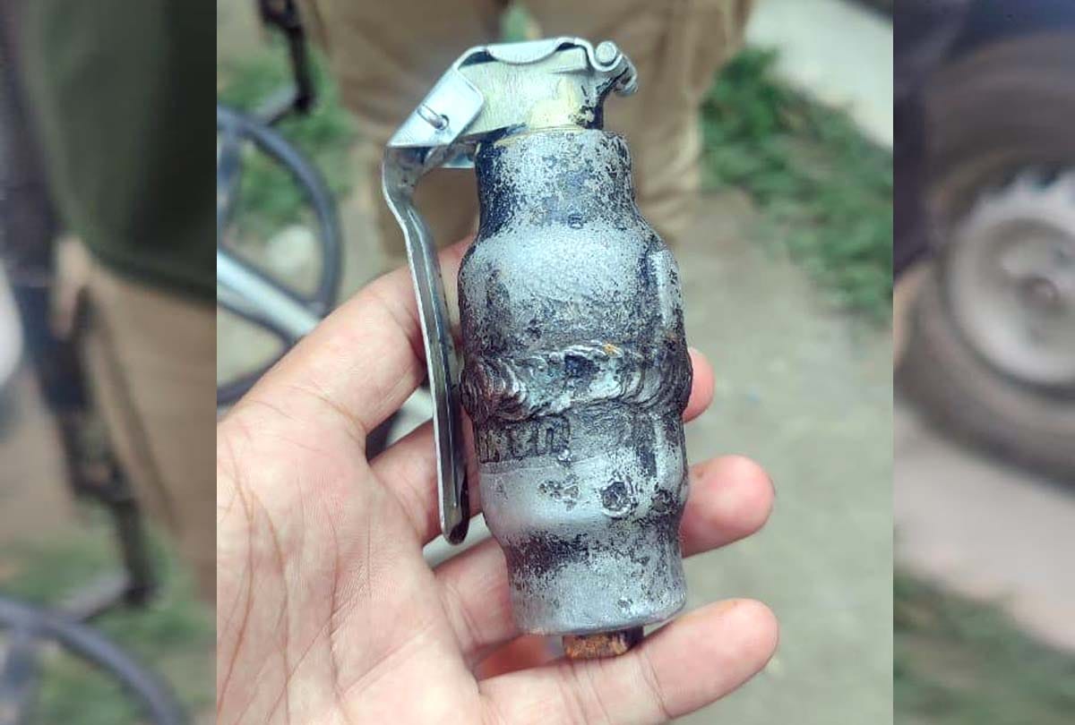 Jammu and Kashmir Terrorists hurled grenade at PDP leader s house