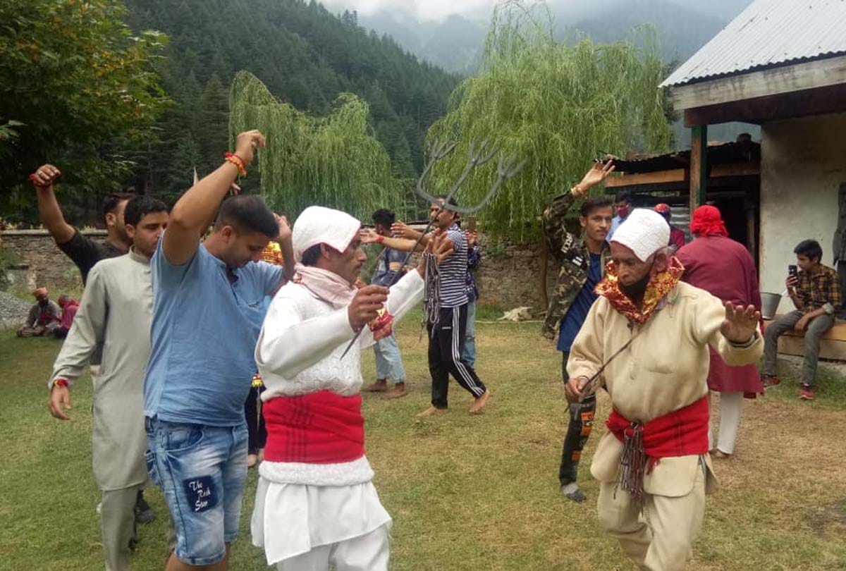 Jammu and Kashmir Machail Yatra: Devotees can get good news about the yatra, the administration engaged in preparations