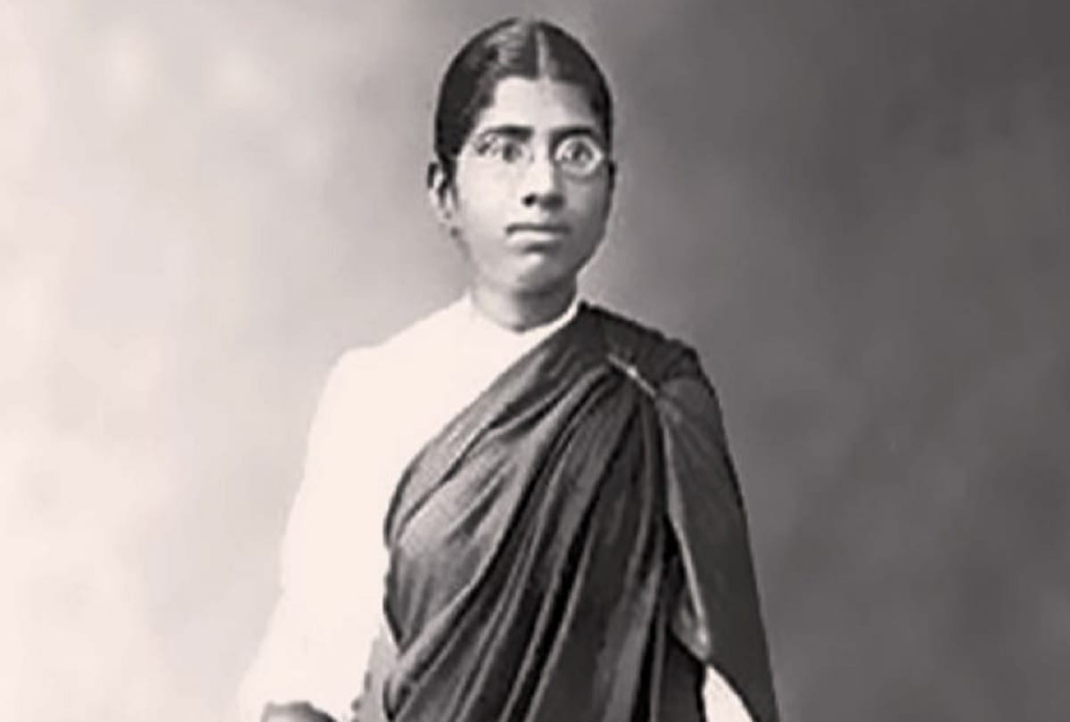 Muthulakshmi Reddy first woman house surgeon of India first woman legislator