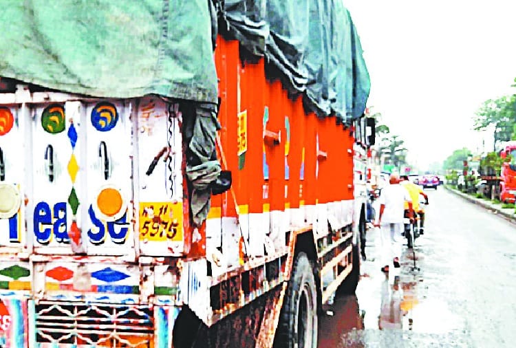 Assistant Traffic Police Incharge's father dies in road accident