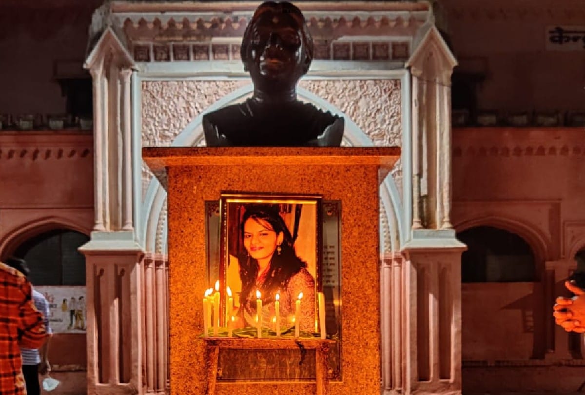 Fellow doctors paid tribute to Yogita Gautam at Sn Medical College Agra