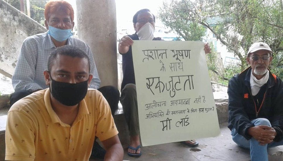 Supporters of  Prashant Bhushan
