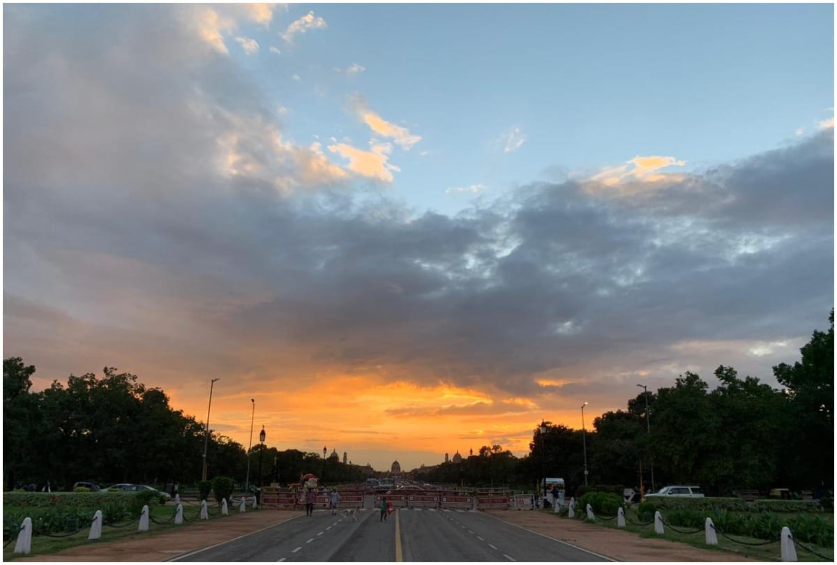 Beautiful view of nature after the rain in Delhi, india gate, rajpath