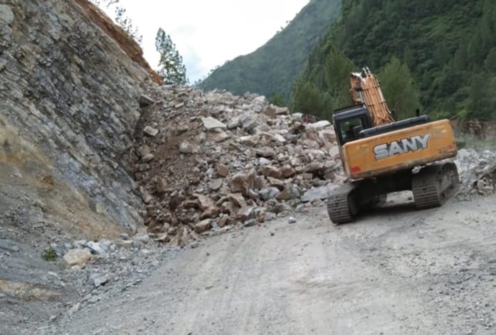 Weather forecast today update in Uttarakhand news: 210 roads including Badrinath highway still closed