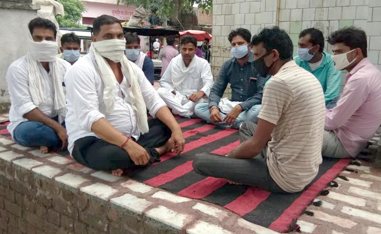 Hunger strike for construction of Birlauli road