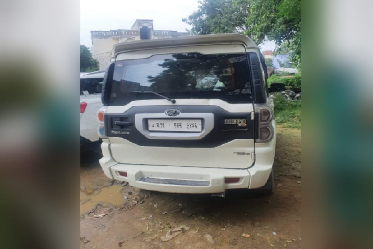 Meerut police raid with stolen Scorpio and private people, dis not learn from Kanpur encounter