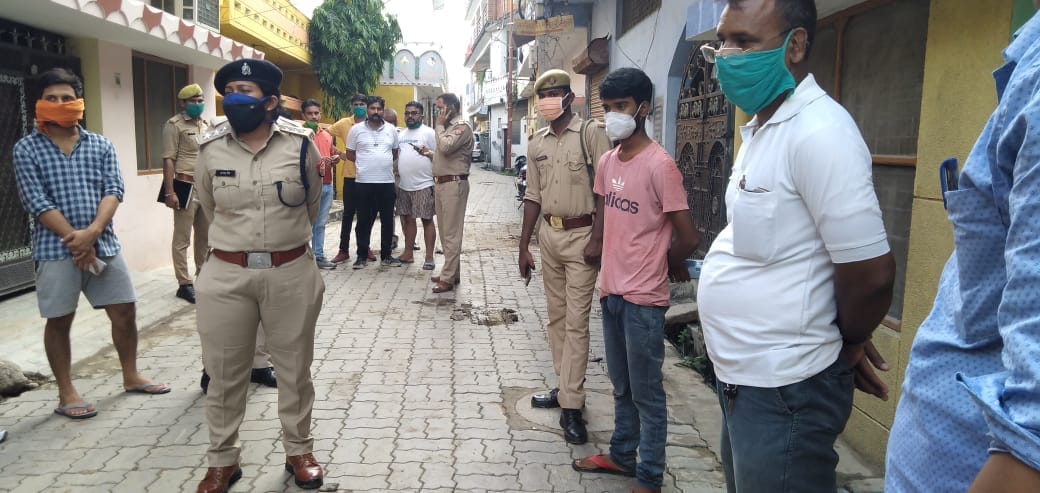 Congress district Panchayat member son get shot in Lucknow.
