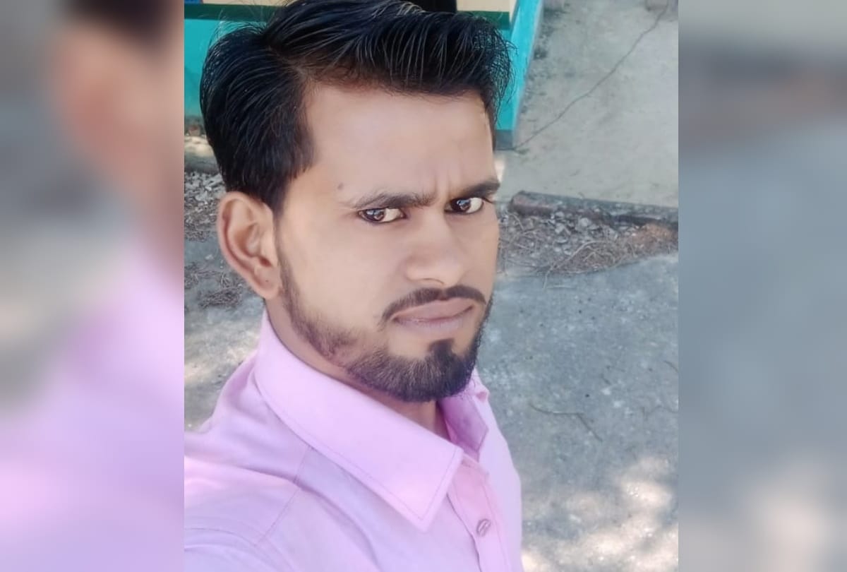 Lover body found hanging from girlfriend house in Deoria
