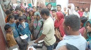 rashan,PM free ration scheeme,free ration scheeme for poors,no social distancing in ration distributing