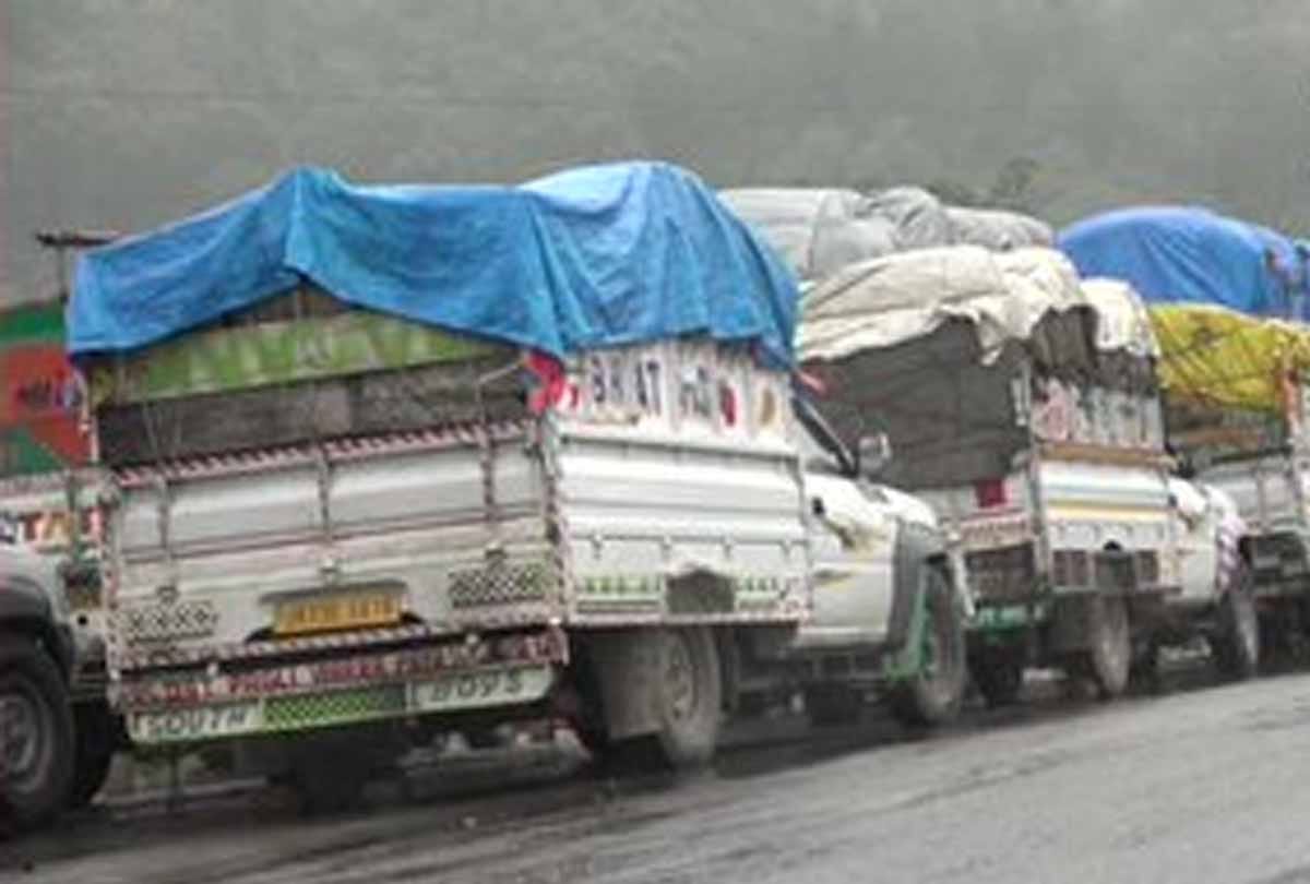 Jammu Srinagar National Highway as the route is blocked due to landslide in Ramban