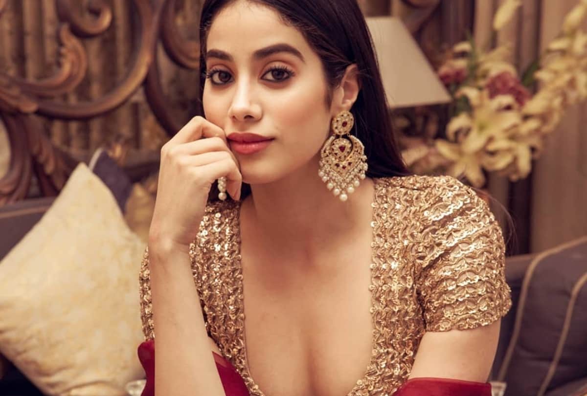 fashionable stylish blouse design image bollywood quirky style blouse latest blouse designs back and front neck