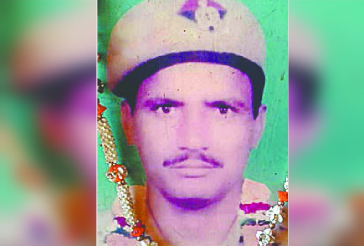 special story of Policeman Ravish father martyred in encounter at kushinagar