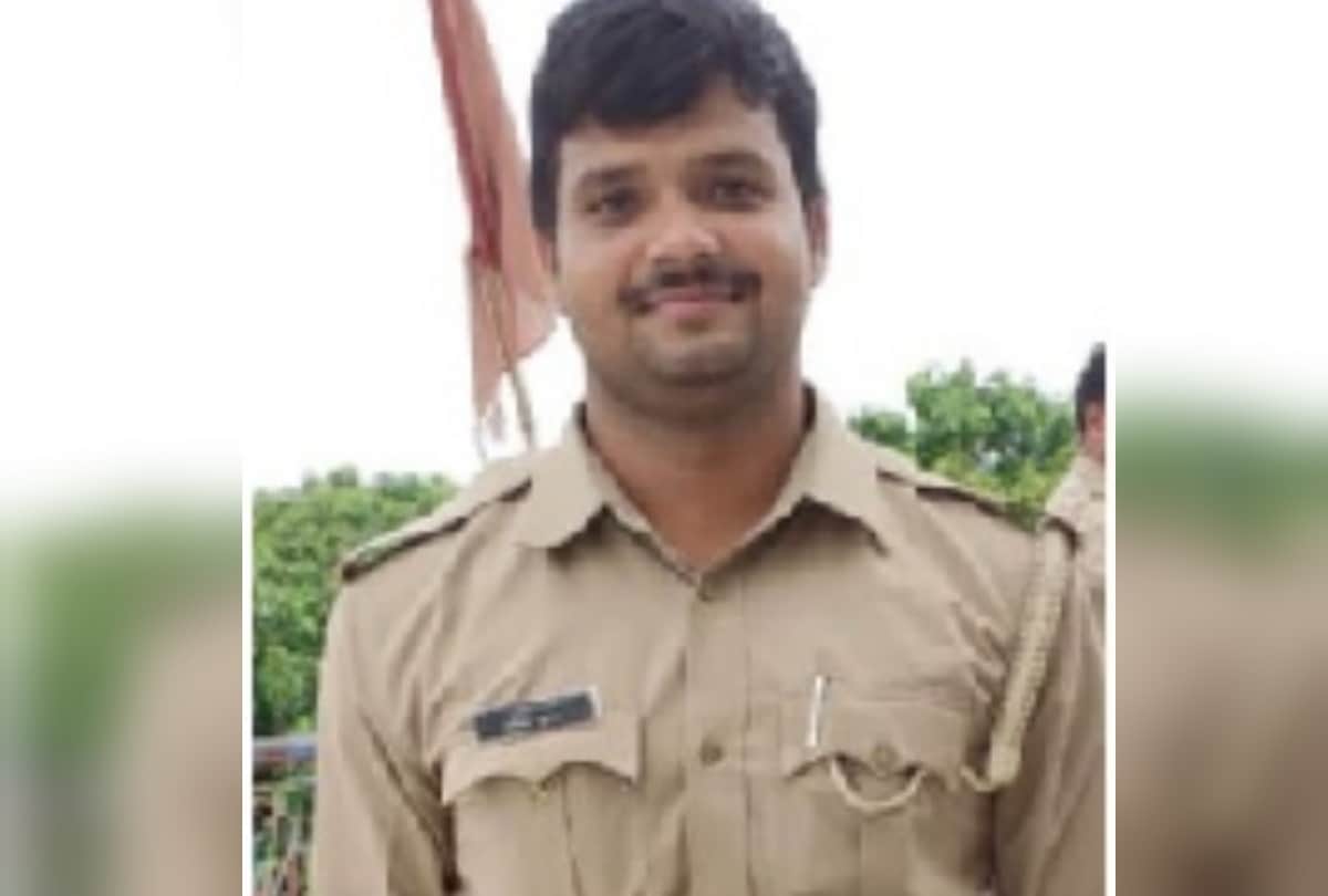 special story of Policeman Ravish father martyred in encounter at kushinagar