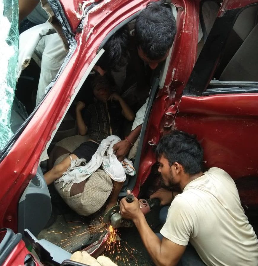 The child is out after cutting the body of the car