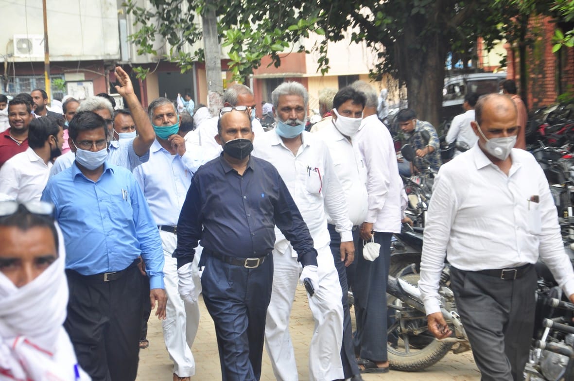 Arrest those who attacked the lawyer