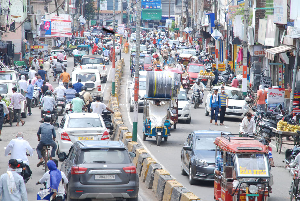 Crowd in markets before lockdown