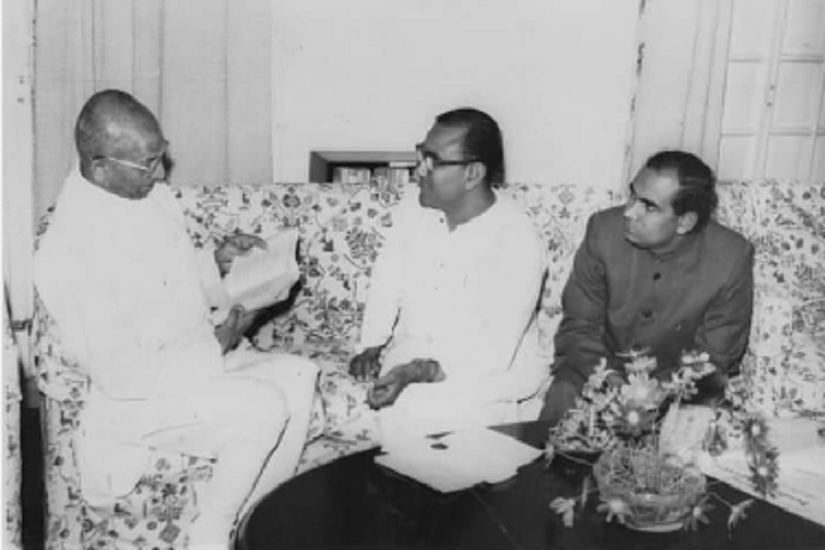 Hindi hai hum campaign: Do you know the full story of Dr. Raghuveer Sharan Mitra