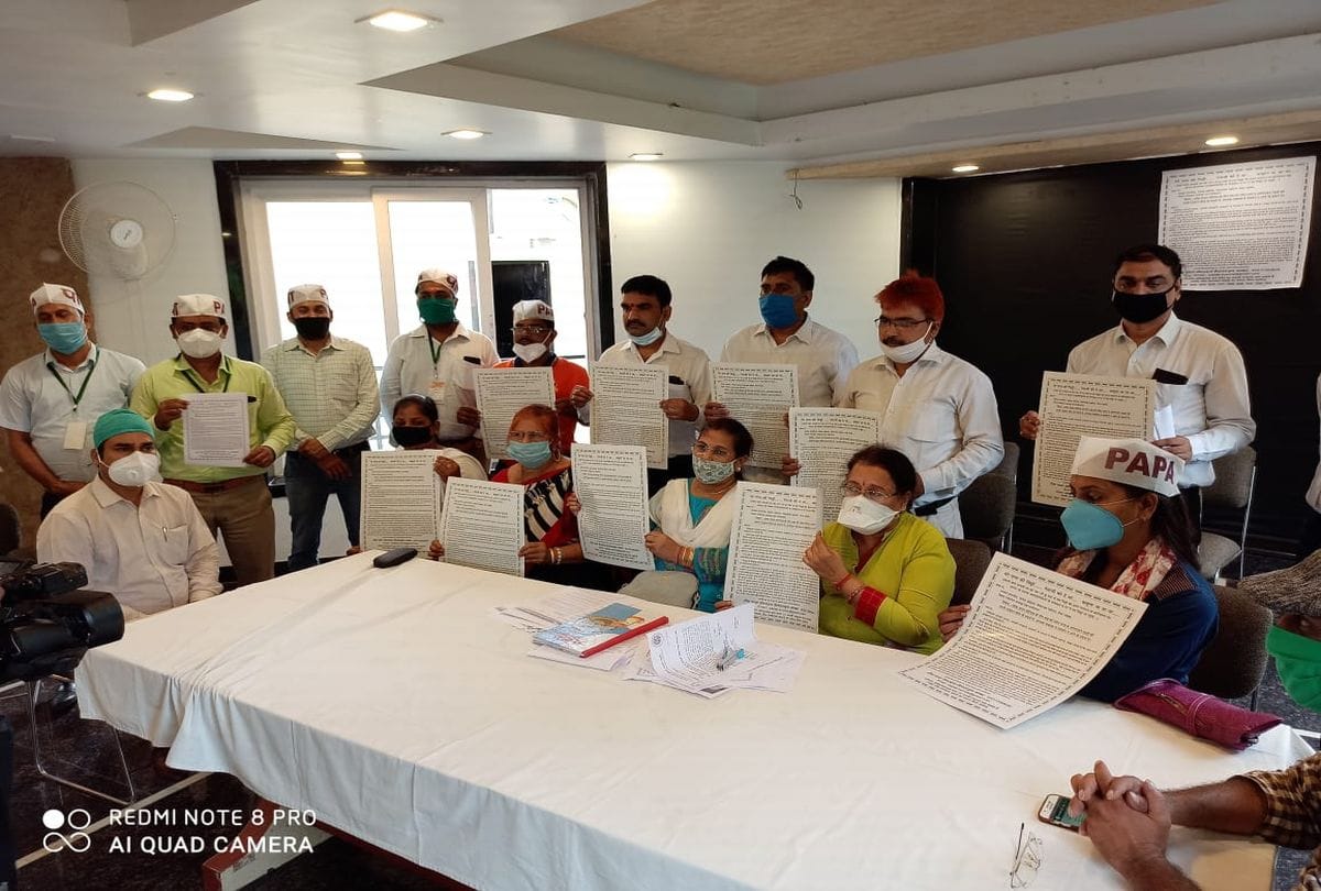Parents campaign to waive off private school fees in agra