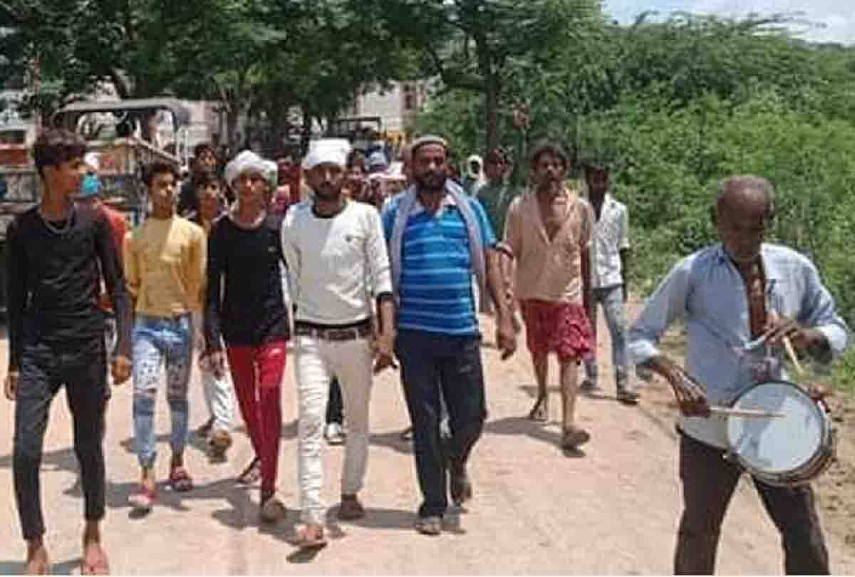 Banda: Muslims gave shoulder to Hindu man after  death