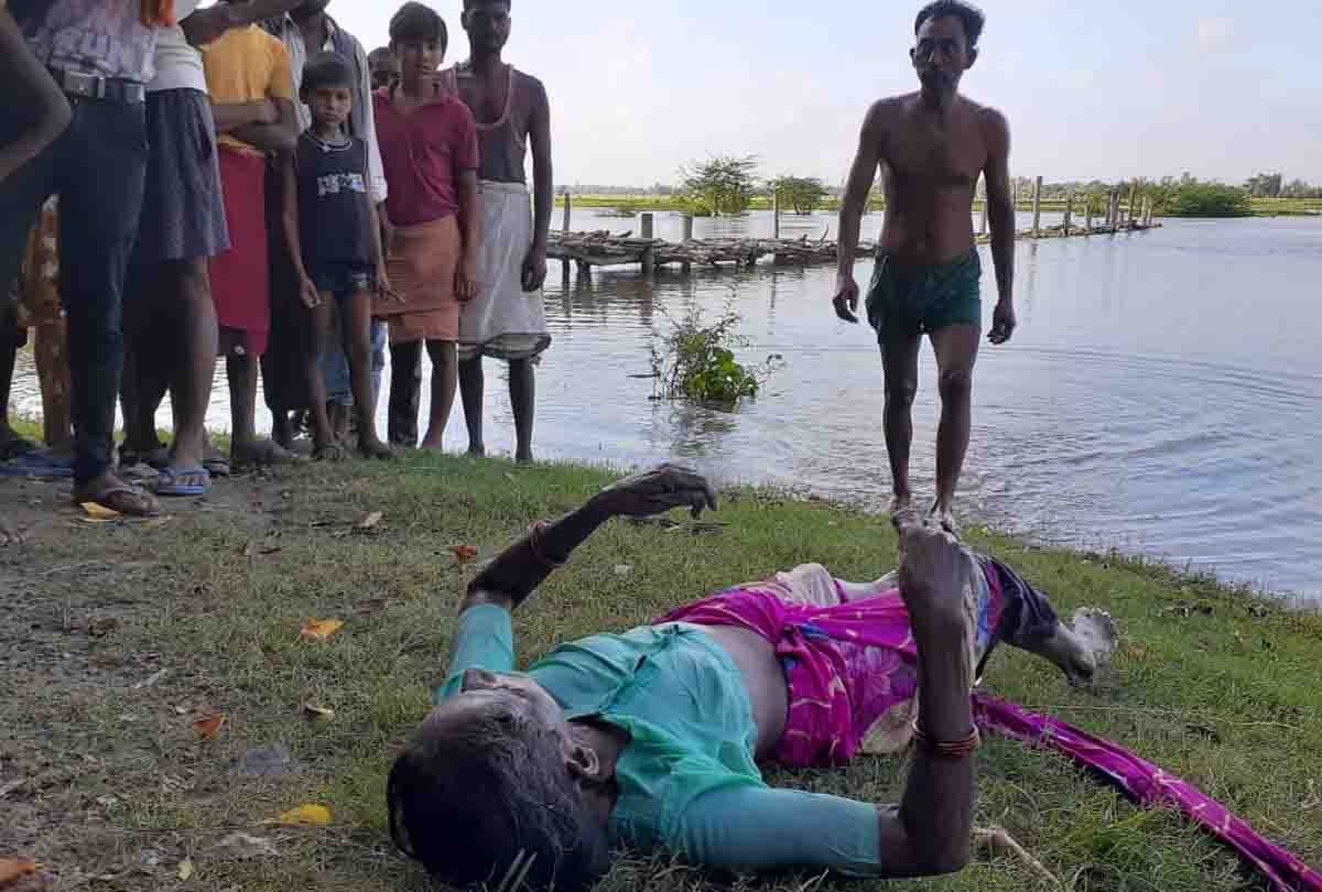 UP: Woman slipped in river after slipping foot on jugaad bridge, died